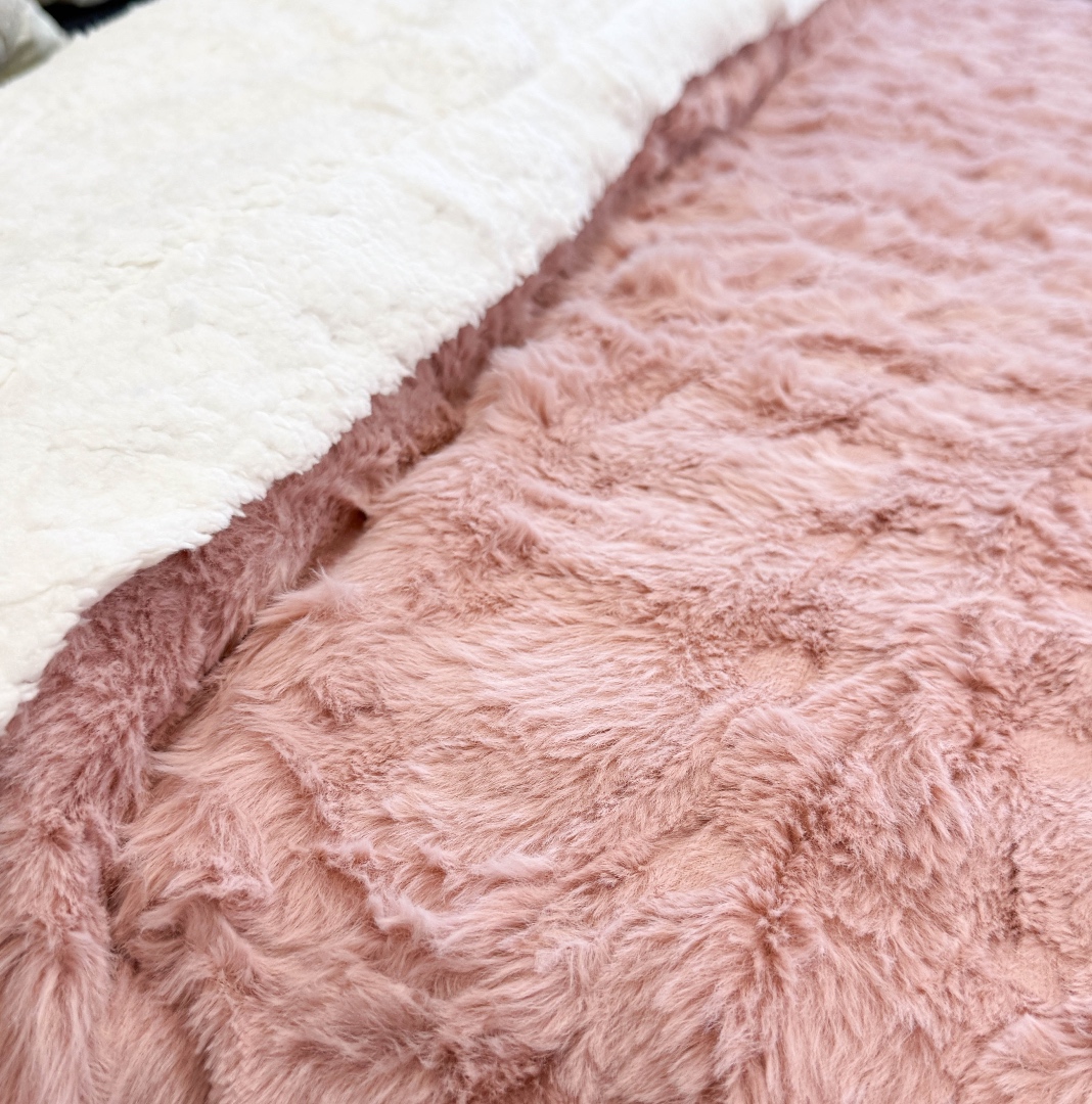 Patura Cocolino cu Blanita Sherpa 200x230cm, model cu Blanita Wave, Roz - 4 | YEO