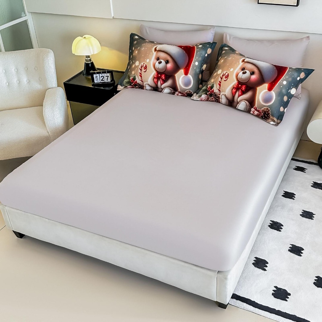 Lenjerie pat dublu, FINET, Imprimeu Digital 5D - Identic cu poza, Cu ELASTIC, 6 piese, Jojo Home, Bej, Ursulet cu Caciula lui Mos Craciun - 3 | YEO