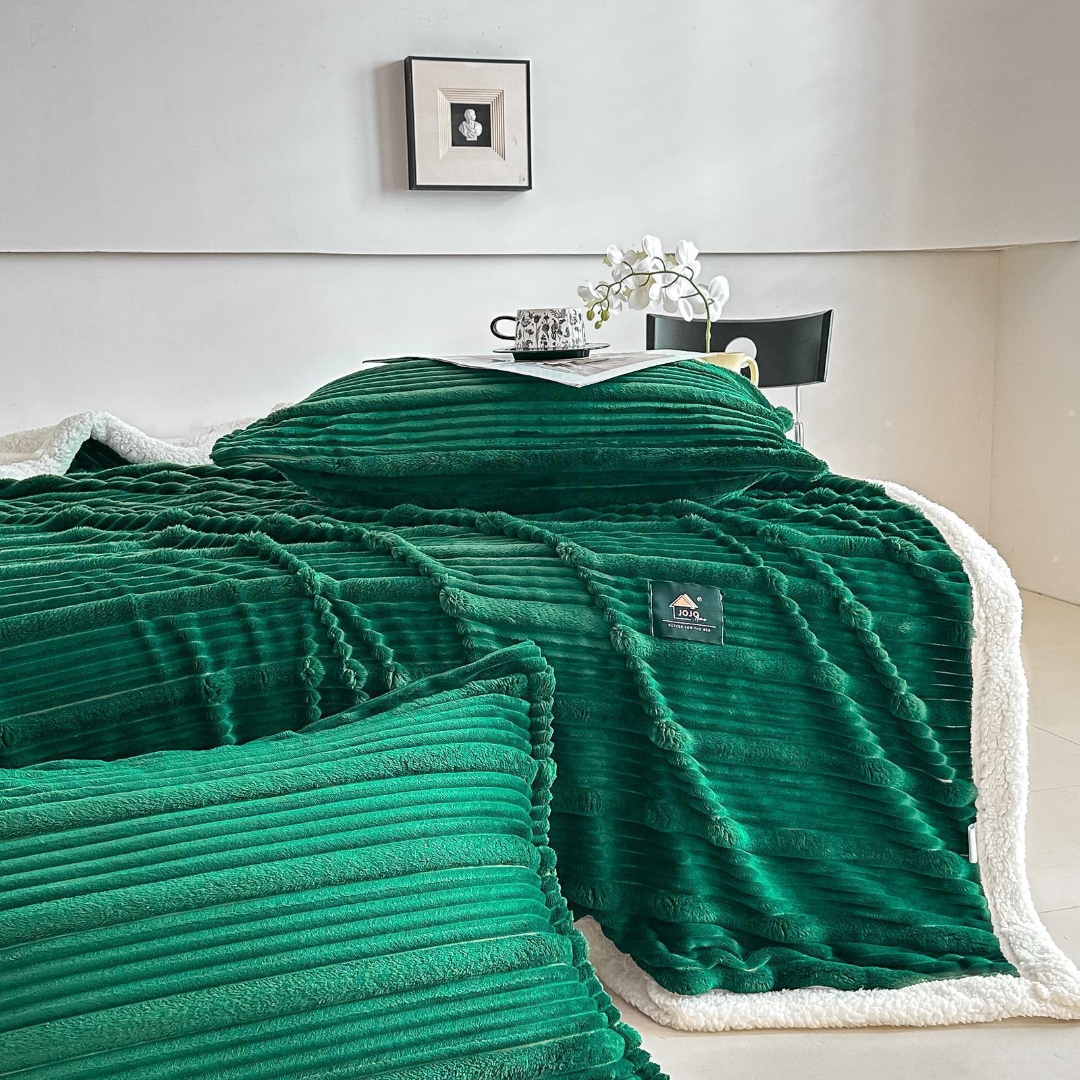 Poze Patura CoCoLiNo cu blanita Sherpa, 200x230cm, cu Fermoar, cu 2 fete de perna 50x70cm, Jojo Home, Dungi, Verde Smarald cumparamisim.ro