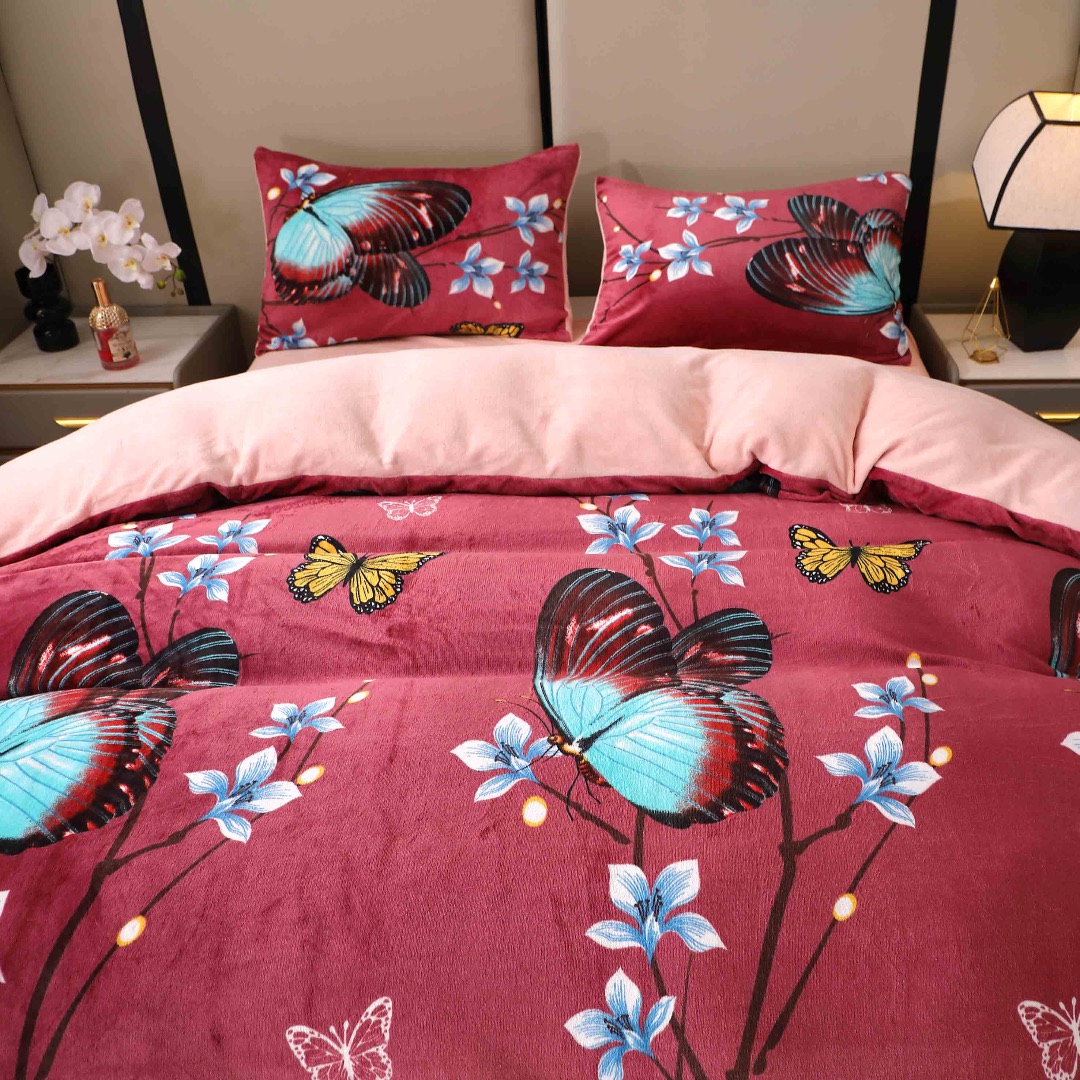 Poze Lenjerie pat dublu, Super Pufoasa COCOLINO, 4 piese, Grena, Fluturi cumparamisim.ro