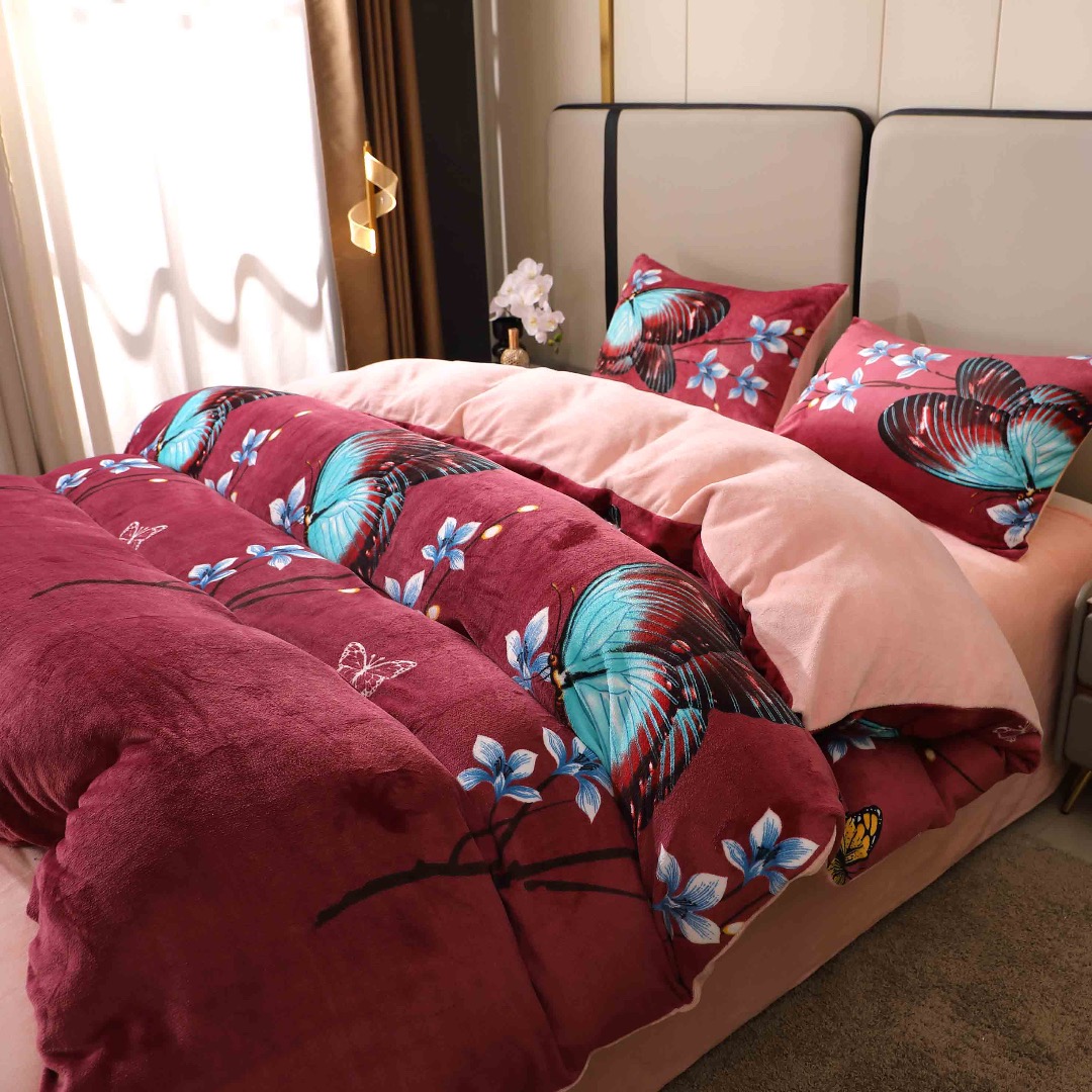 Poze Lenjerie pat dublu, Super Pufoasa COCOLINO, 4 piese, Grena, Fluturi cumparamisim.ro