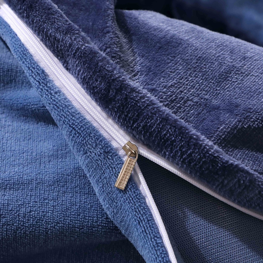 Poze Lenjerie pat dublu, Super Pufoasa COCOLINO, 4 piese, Bleumarin, Fluturi cumparamisim.ro