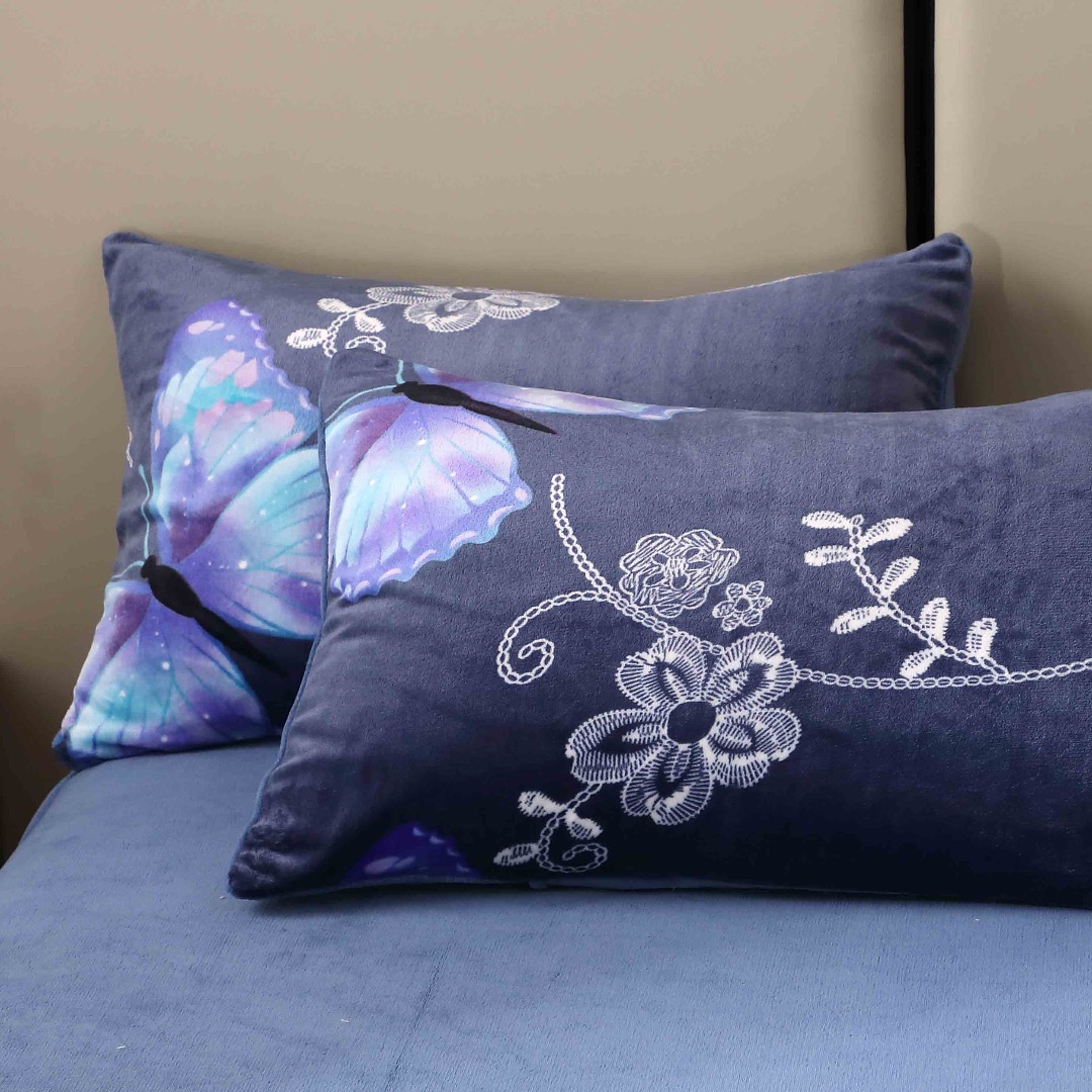 Poze Lenjerie pat dublu, Super Pufoasa COCOLINO, 4 piese, Bleumarin, Fluturi cumparamisim.ro