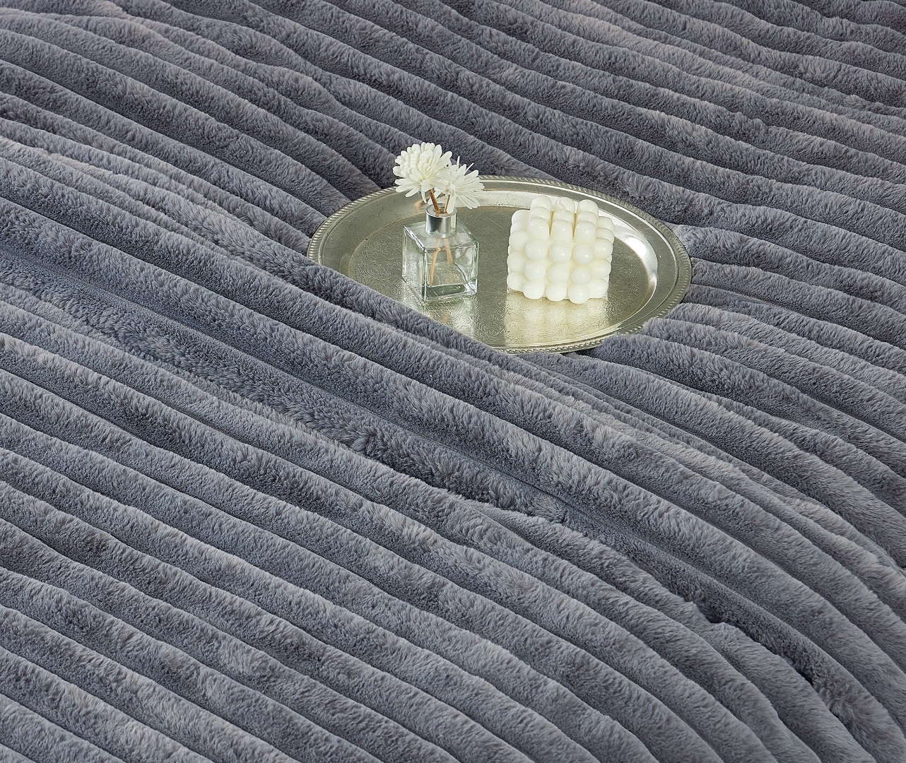 Poze Lenjerie de pat cu Pilota Inclusa, Jojo Home, Cearceaf cu Elastic, 6 Piese, Blana de Iepure Artificiala, Gri cumparamisim.ro