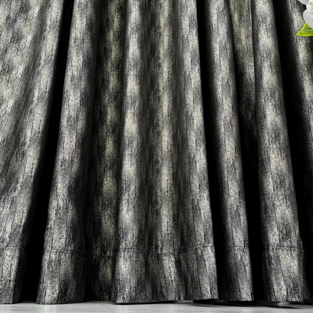 Poze Set 2 Draperii Lines, Satinata, Texturata, Negru, 140cm latime x 260cm inaltime, cu tiv lat pt bara cumparamisim.ro