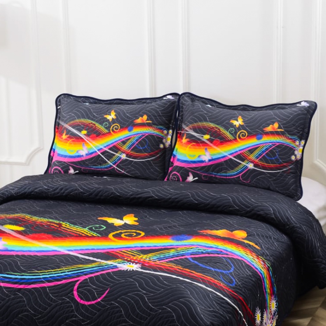 Poze Cuvertura Matlasata, Pat Dublu, 230x250 cm, 3 Piese, Bumbac Finet Satinat, Imprimeu Digital, IDENTIC CU POZA, 2 Fete de Perna 60x80 cm, Negru, Fluturi Colorati cumparamisim.ro