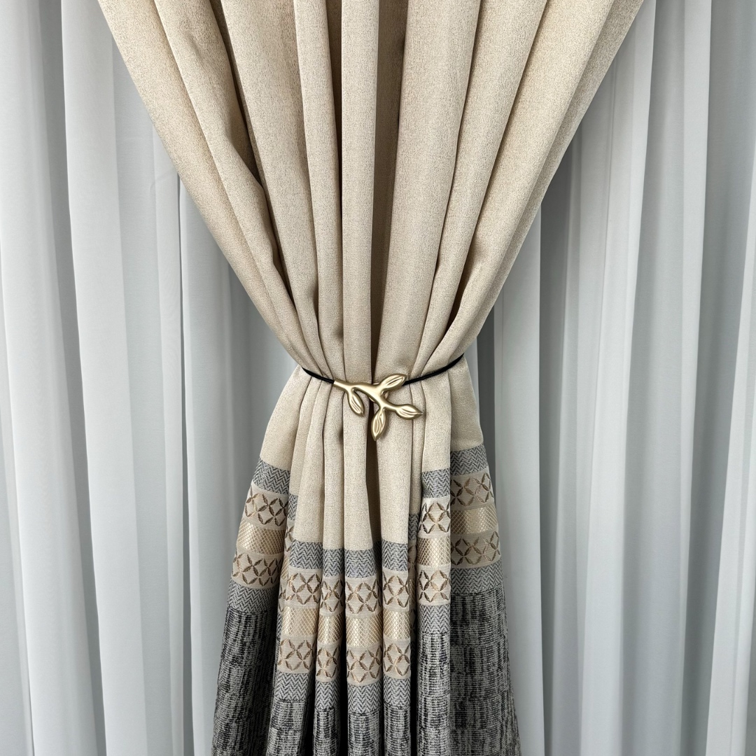 Poze Set 2 Draperii Simplicity, Satinata, Texturata, Crem cu Gri, 140cm latime x 260cm inaltime, cu tiv lat pt bara cumparamisim.ro