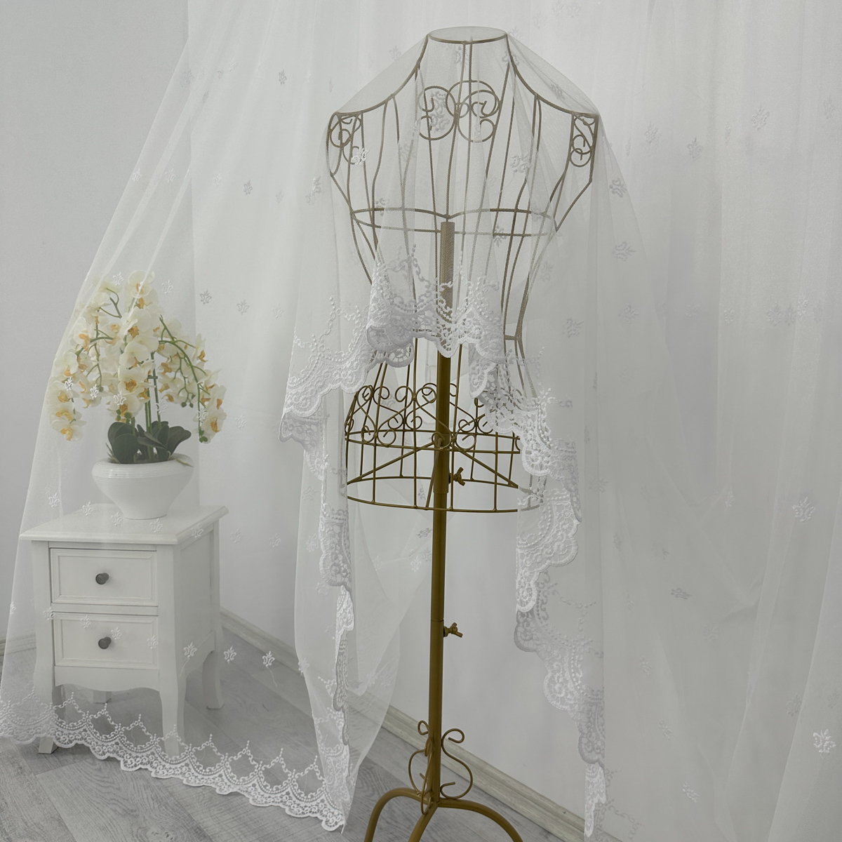 Poze Perdea Oriental din Tulle cu Broderie, model elegant, Alb, 140cm latime x 260cm inaltime, cu rejansa pt bara cumparamisim.ro