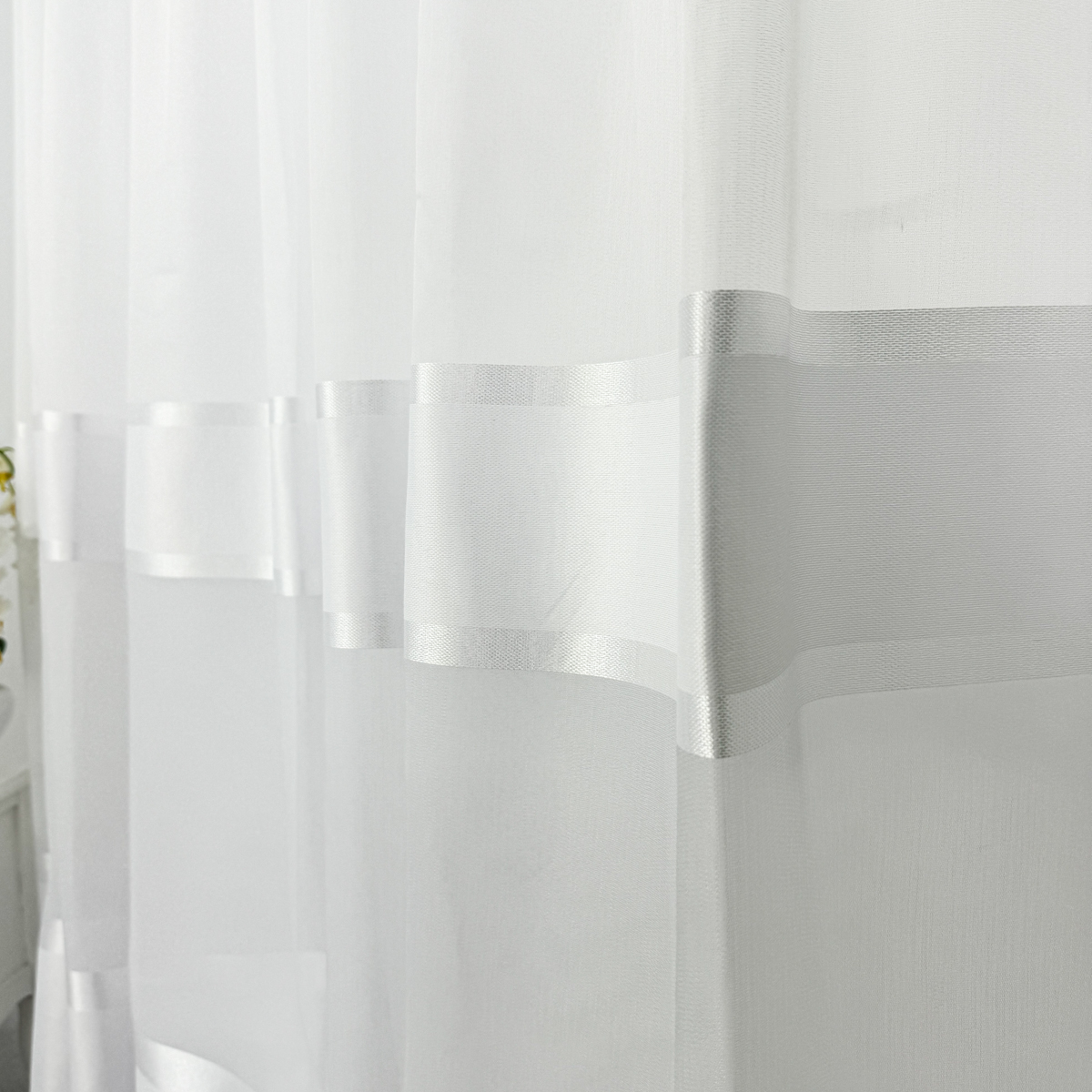 Poze Perdea Diamond din Matase cu Banda Satinata, Alb, 140cm latime x 260cm inaltime, cu rejansa pt bara cumparamisim.ro