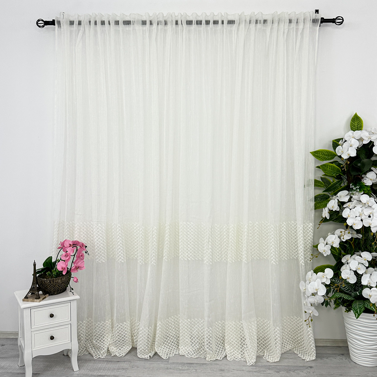 Poze Perdea Teresa din Tulle cu Broderie, model elegant, Ivoire, 140cm latime x 260cm inaltime, cu rejansa pt bara cumparamisim.ro
