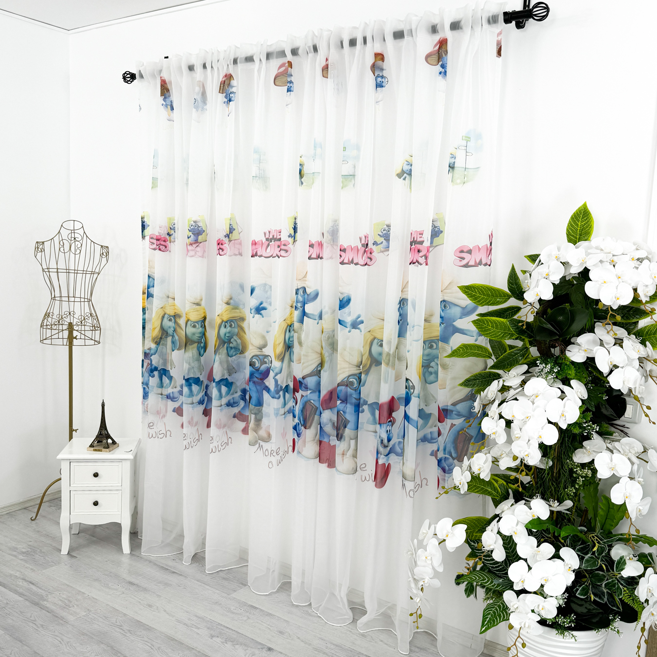 Poze Perdea pentru copii din matase, model imprimat Smurfs, 140cm latime x 260cm inaltime, cu rejansa pt bara cumparamisim.ro