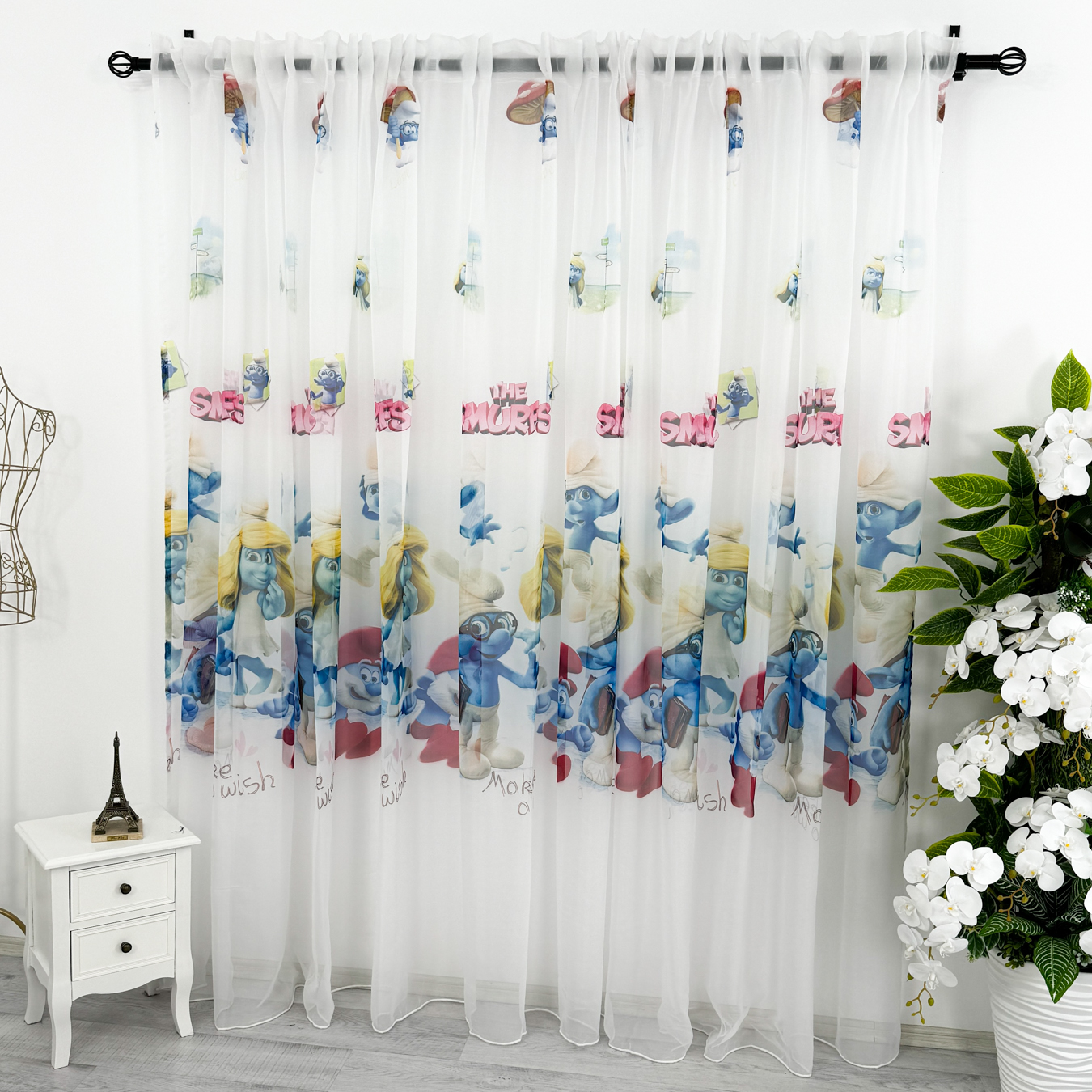 Poze Perdea pentru copii din matase, model imprimat Smurfs, 140cm latime x 260cm inaltime, cu rejansa pt bara cumparamisim.ro