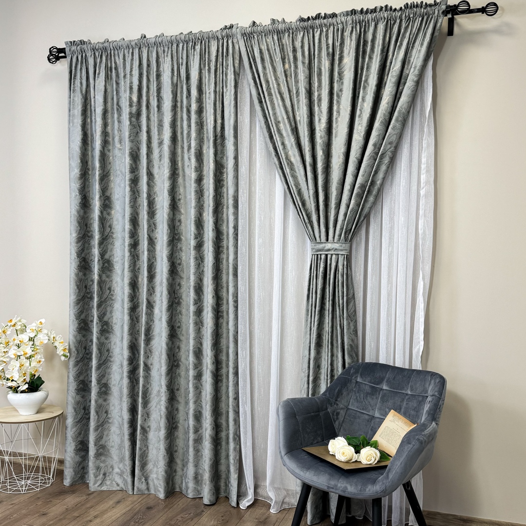 Poze Draperie Catifea MYKONOS cu valuri rafinate aurii, Gri mediu - V4, 140cm latime x 260cm inaltime, cu tiv lat pt bara cumparamisim.ro