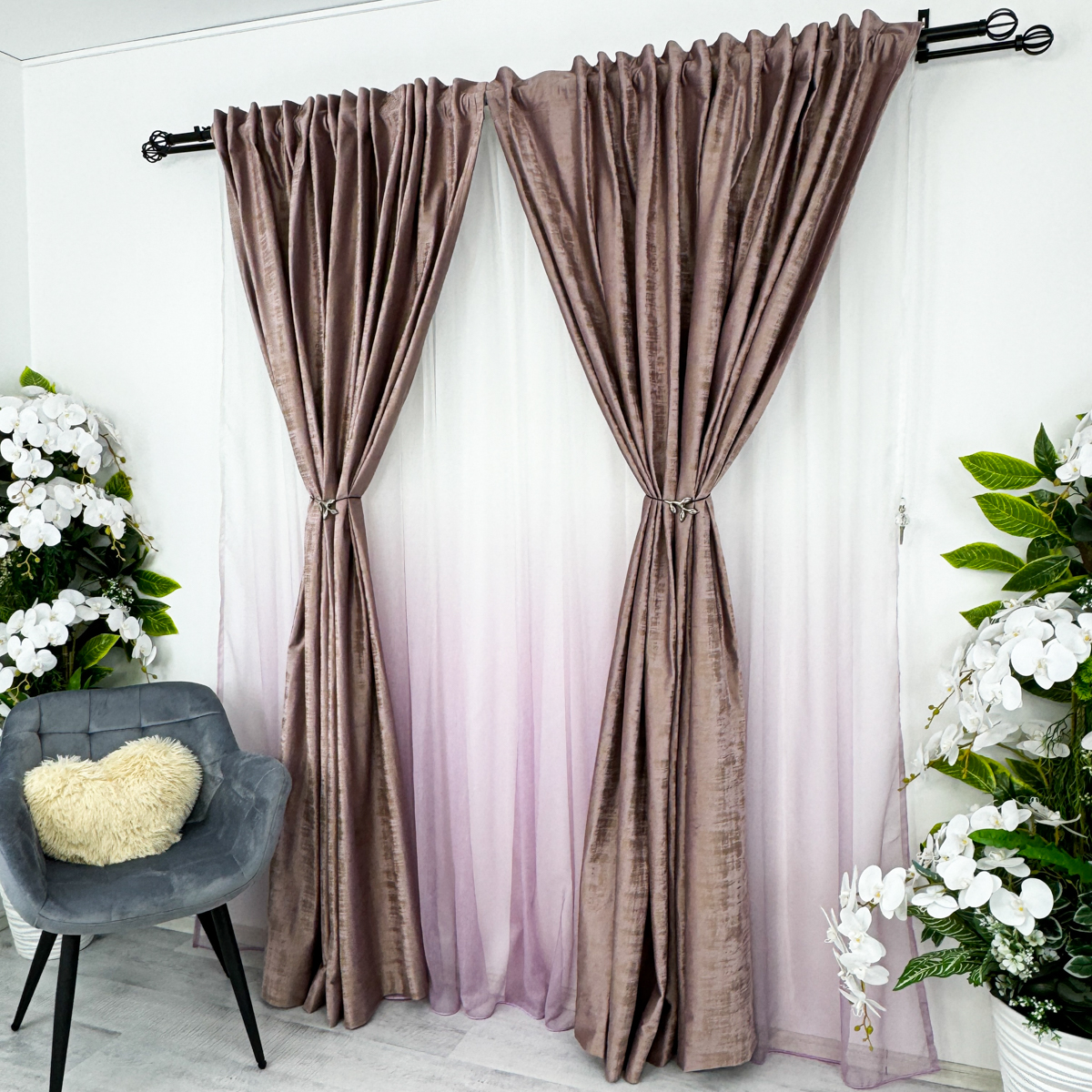 Poze Set 2 Draperii Catifea cu model Venti, Lila, 140cm latime x 260cm inaltime, cu tiv lat pt bara cumparamisim.ro