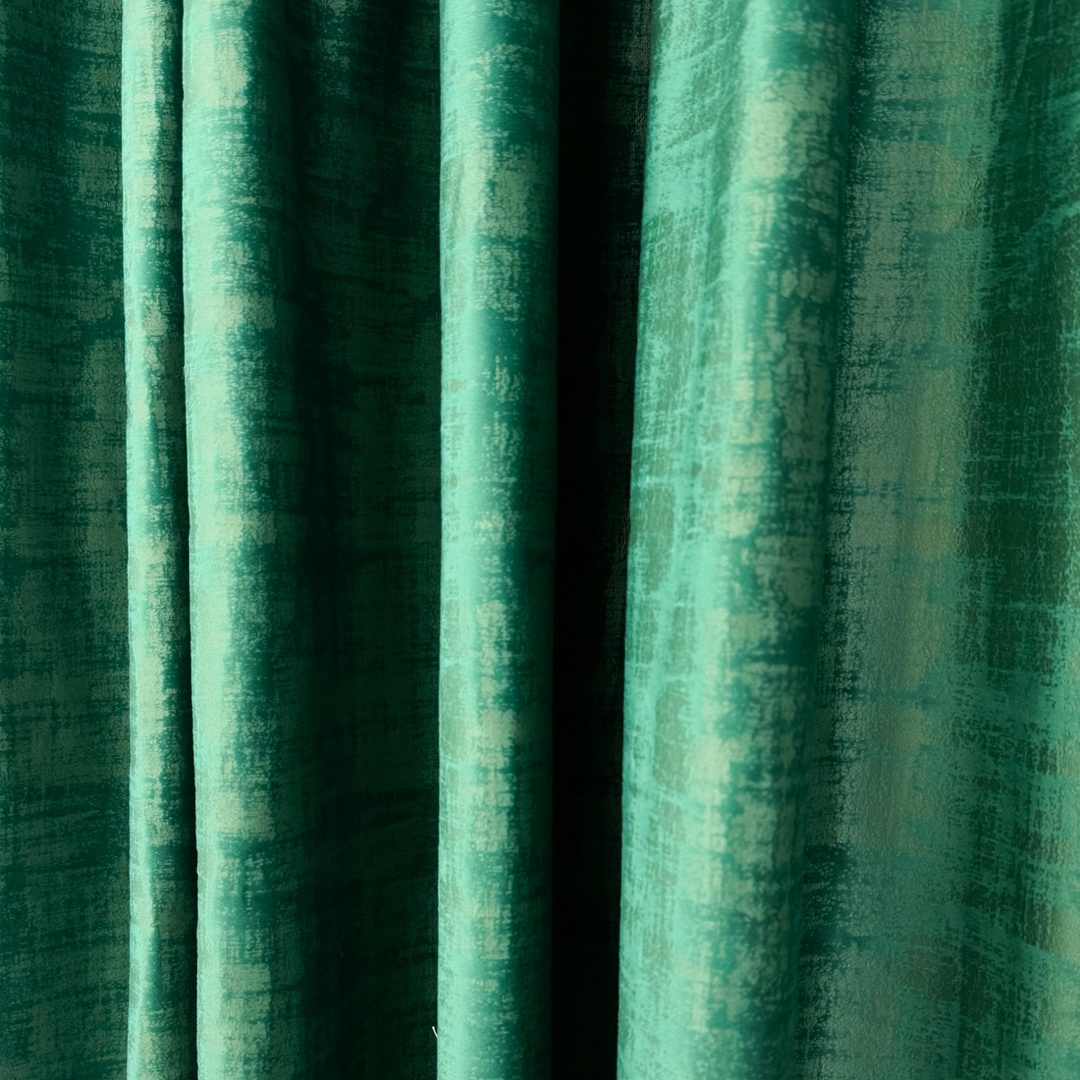 Poze Set 2 Draperii Catifea cu model Venti, Verde Smarald, 140cm latime x 260cm inaltime, cu tiv lat pt bara cumparamisim.ro