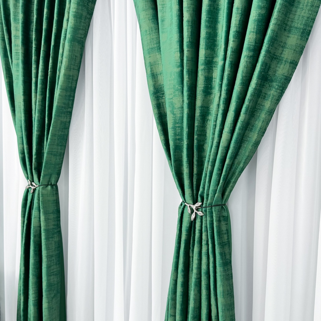 Poze Set 2 Draperii Catifea cu model Venti, Verde Smarald, 140cm latime x 260cm inaltime, cu tiv lat pt bara cumparamisim.ro