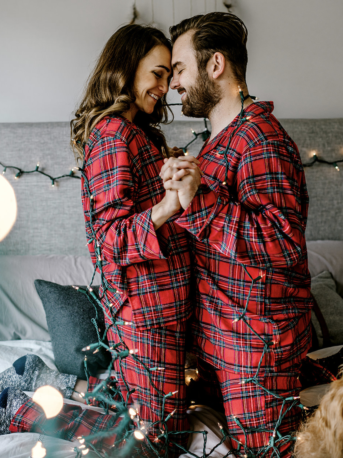 Poze Set pijamale pentru cuplu din Satin Craciun cu vipusca rosie cumparamisim.ro