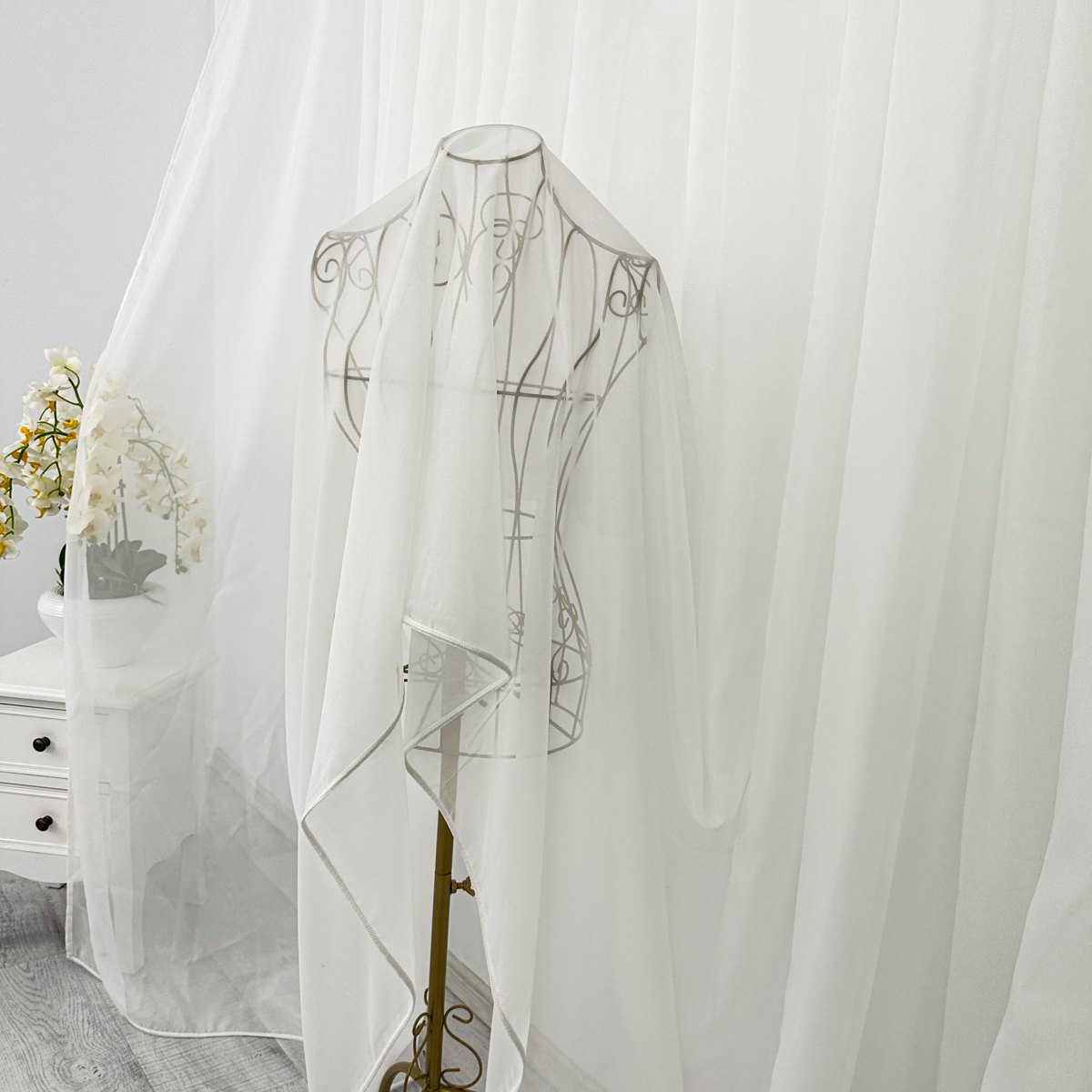 Poze Perdea simpla din matase Jorjet, Ivoire, 140cm latime x 260cm inaltime, cu rejansa pt bara cumparamisim.ro