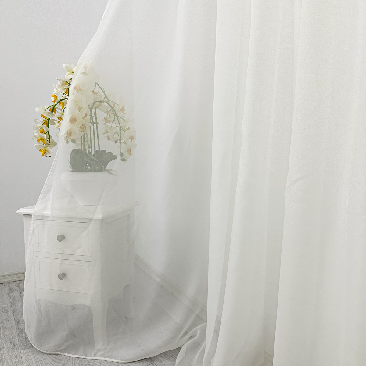 Poze Perdea simpla din matase Jorjet, Ivoire, 140cm latime x 260cm inaltime, cu rejansa pt bara cumparamisim.ro