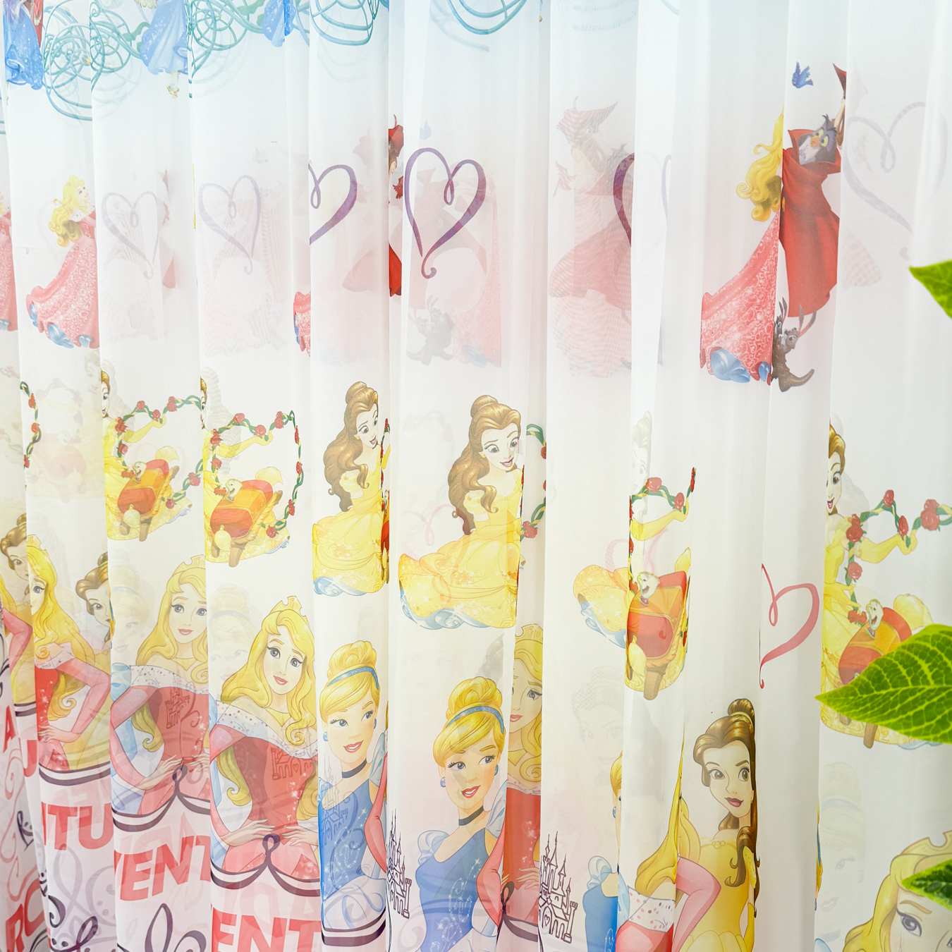 Poze Perdea pentru copii din matase imprimata, Adventures, 100cm latime x 260cm inaltime, cu rejansa pt bara cumparamisim.ro