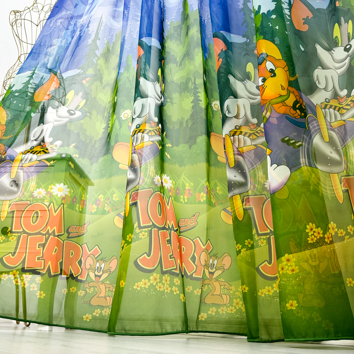 Poze Perdea pentru copii din matase, Tom si Jerry, 100cm latime x 260cm inaltime, cu rejansa pt bara cumparamisim.ro