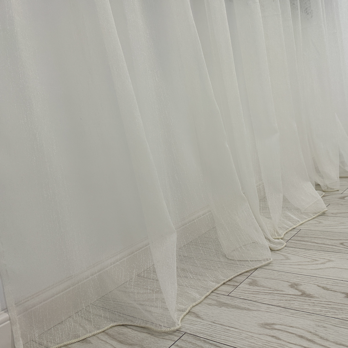 Poze Perdea simpla cu textura tip in, Ivoire, 100cm latime x 260cm inaltime, cu rejansa pt bara cumparamisim.ro