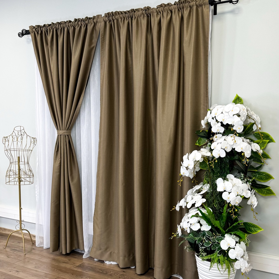 Poze Set 2 Draperii Blackout CLASS Satinata cu fir fin de sclipici, 140cm latime x 260cm inaltime, cu TIV LAT, Cappuccino intens - CR22 cumparamisim.ro