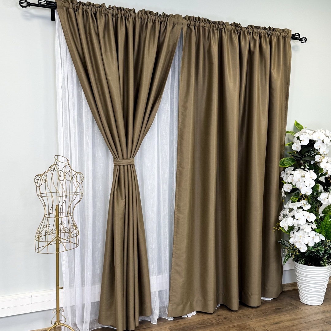 Poze Set 2 Draperii Blackout CLASS Satinata cu fir fin de sclipici, 140cm latime x 260cm inaltime, cu TIV LAT, Cappuccino intens - CR22 cumparamisim.ro