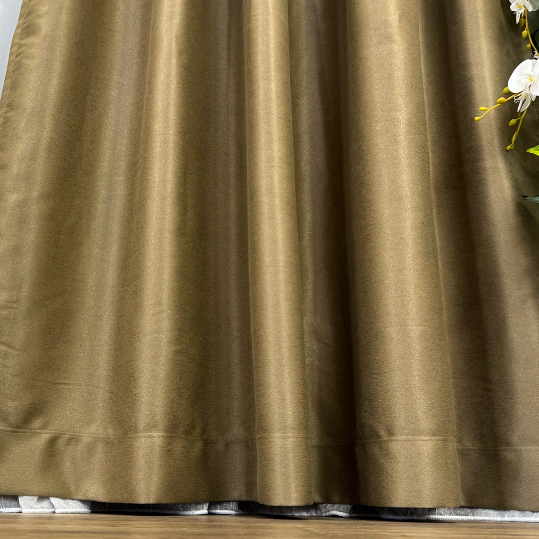 Poze Set 2 Draperii Blackout CLASS Satinata cu fir fin de sclipici, 140cm latime x 260cm inaltime, cu TIV LAT, Cappuccino intens - CR22 cumparamisim.ro