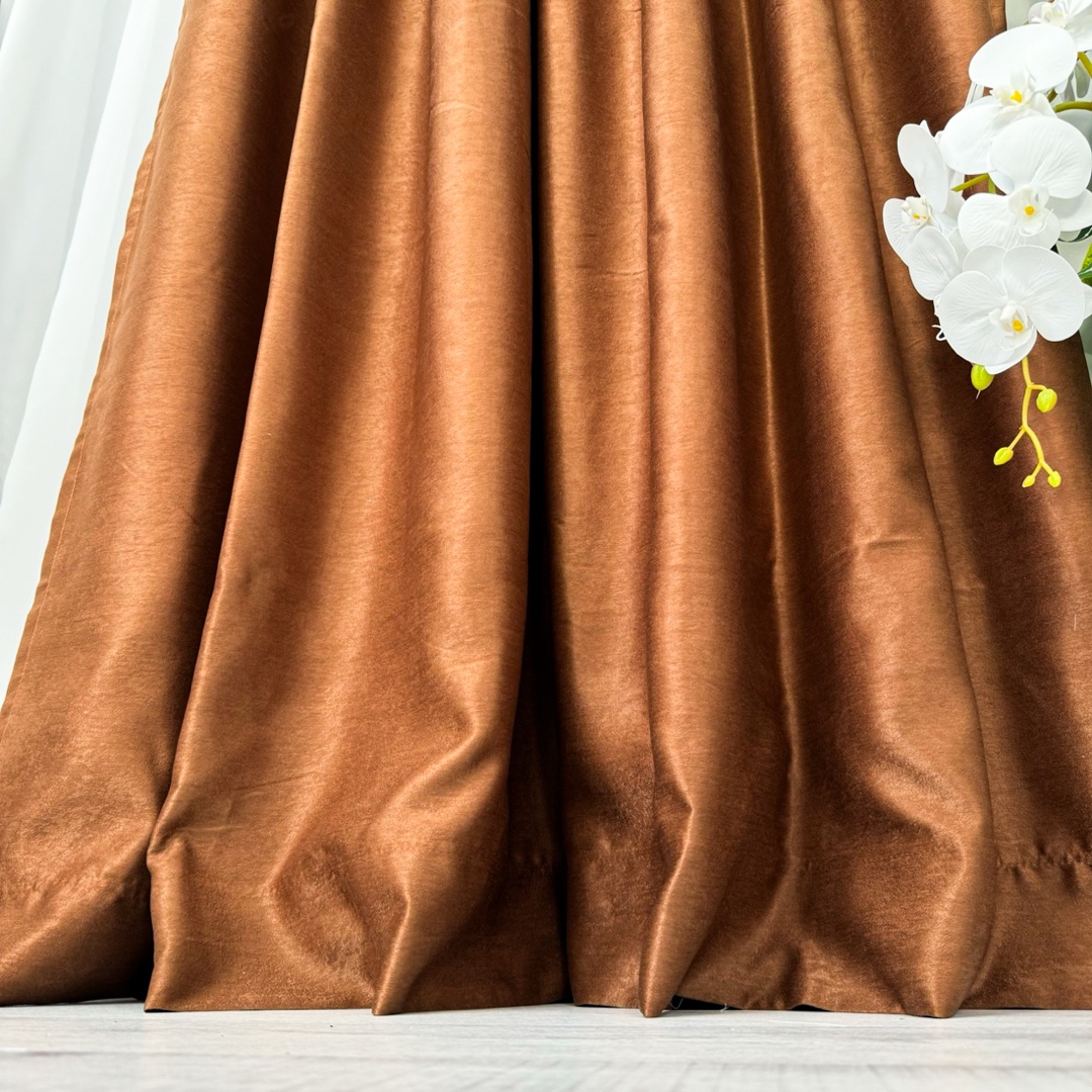 Poze Set 2 Draperii Soft Touch, cu Aspect Fin si Tenta Satinata, 140cm latime x 260cm inaltime, cu TIV LAT, Maro ruginiu cumparamisim.ro