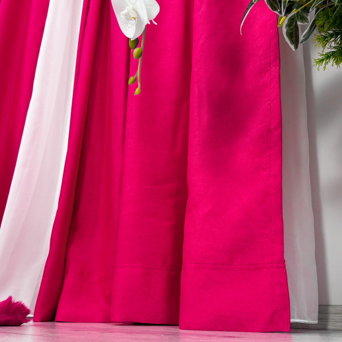 Poze Set 2 Draperii Soft Touch, cu Aspect Fin si Tenta Satinata, 140cm latime x 260cm inaltime, cu TIV LAT, Fuchsya cumparamisim.ro