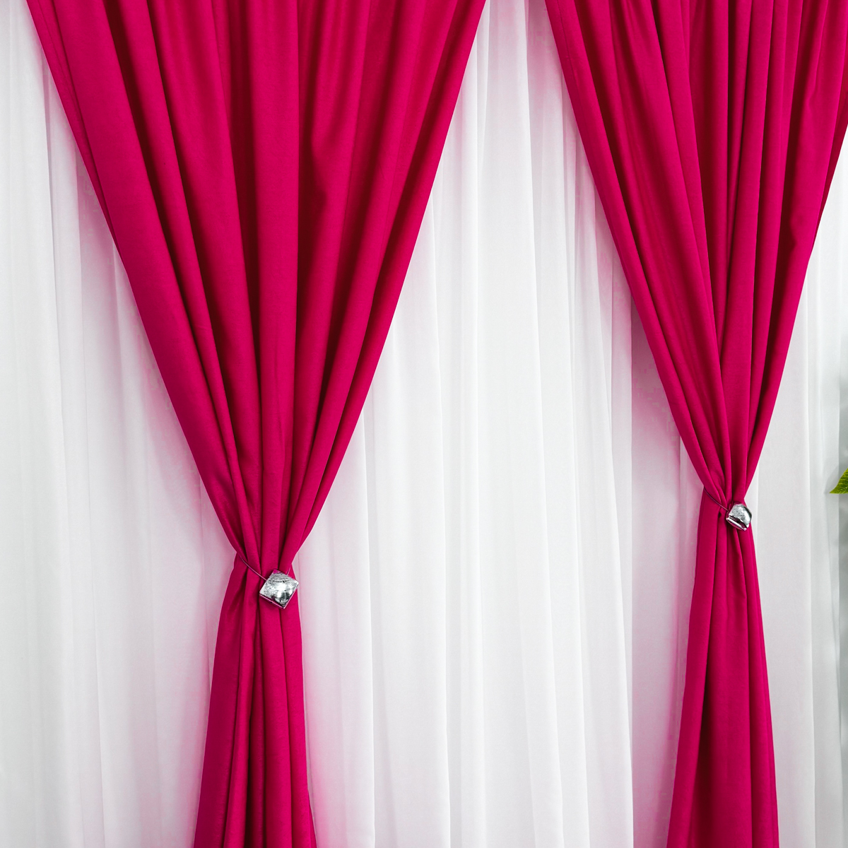 Poze Set 2 Draperii Soft Touch, cu Aspect Fin si Tenta Satinata, 140cm latime x 260cm inaltime, cu TIV LAT, Fuchsya cumparamisim.ro