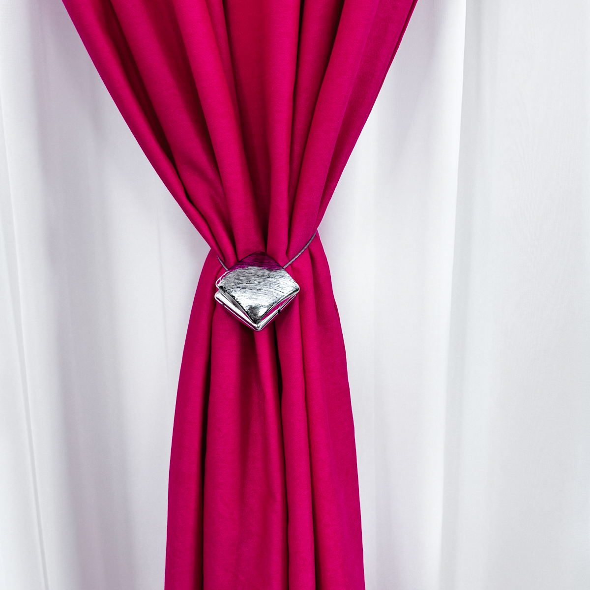 Poze Set 2 Draperii Soft Touch, cu Aspect Fin si Tenta Satinata, 140cm latime x 260cm inaltime, cu TIV LAT, Fuchsya cumparamisim.ro