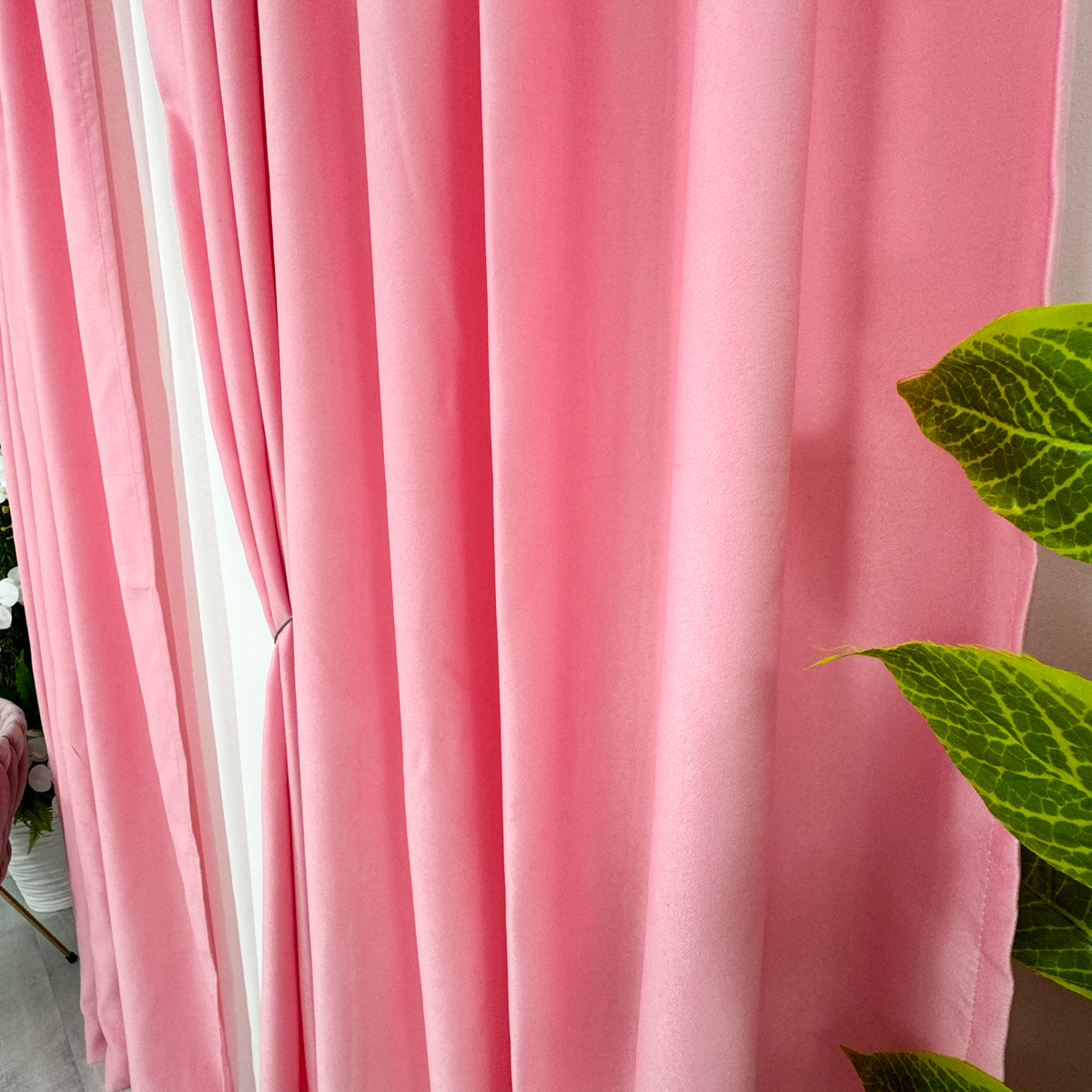 Poze Set 2 Draperii Soft Touch, cu Aspect Fin si Tenta Satinata, 140cm latime x 260cm inaltime, cu TIV LAT, Roz cumparamisim.ro