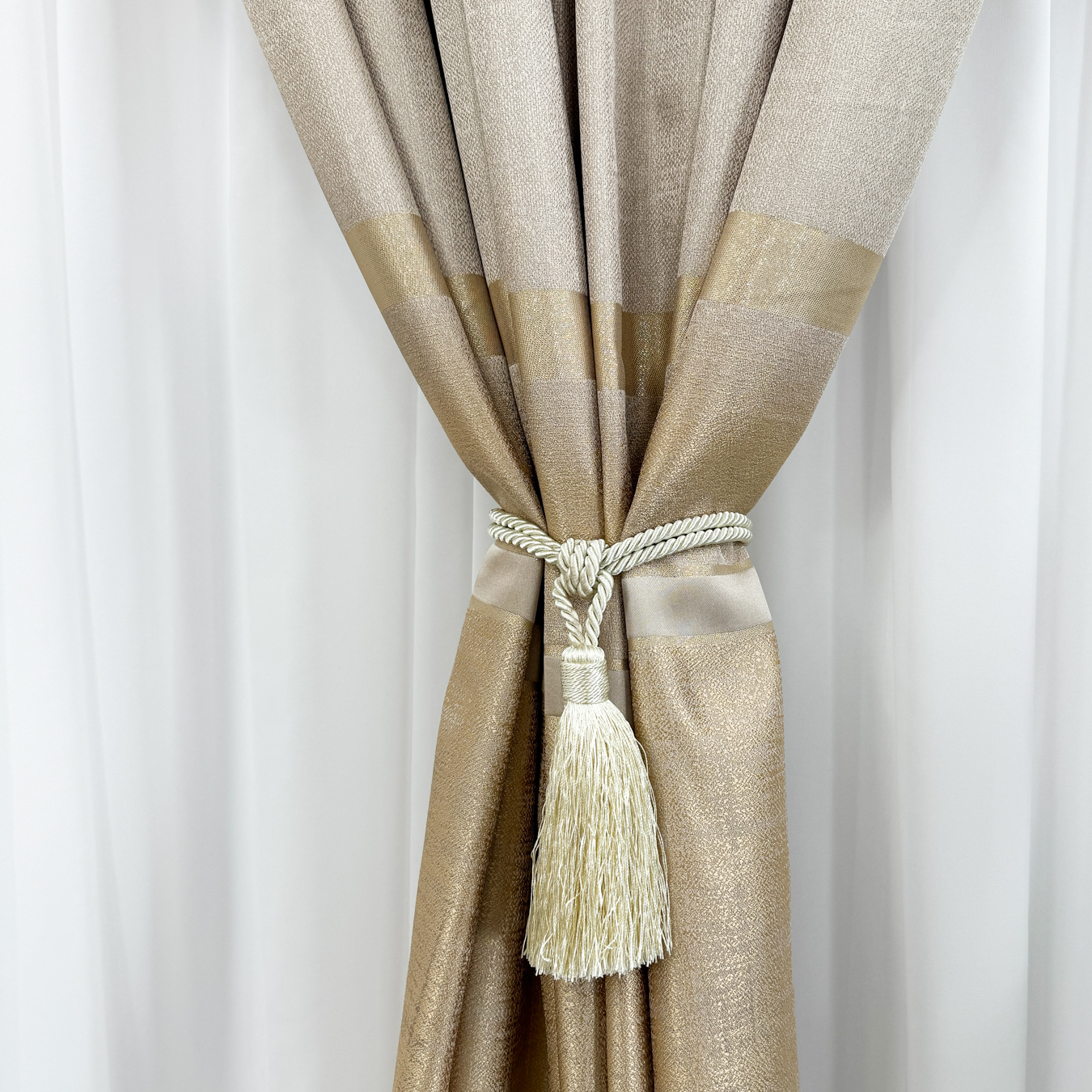 Poze Set 2 Draperii Elite, Satinata, Texturata, Bej cu Auriu, 140cm latime x 260cm inaltime, cu tiv lat pt bara cumparamisim.ro