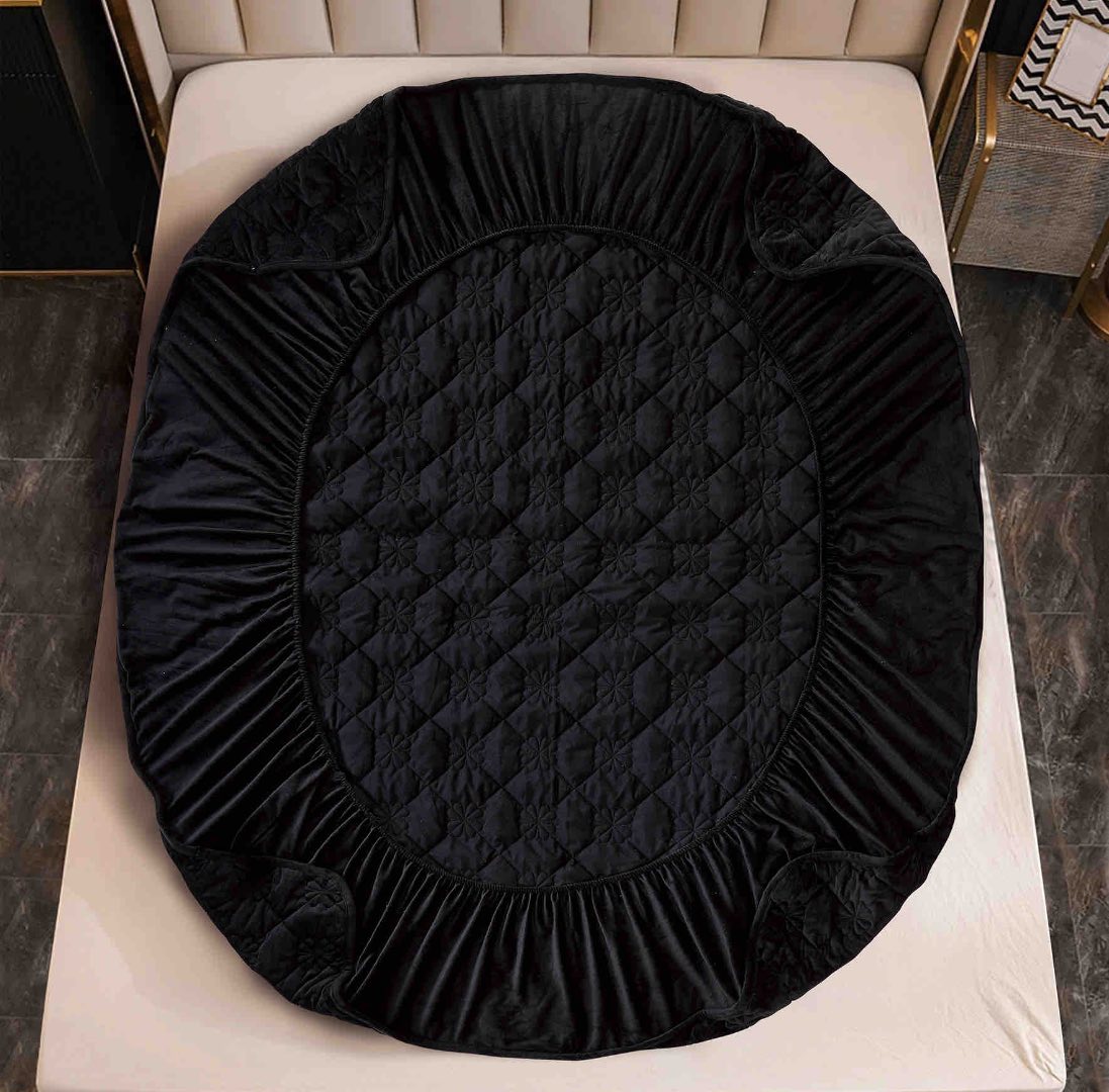 Poze Husã matlasatã tip topper din catifea, 140x200cm + 2 fete de perna 50x70cm, Negru cumparamisim.ro