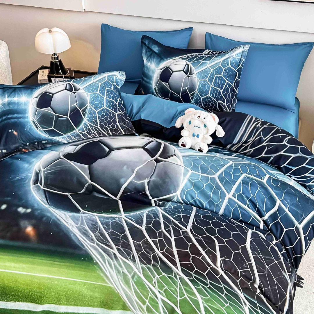 Poze Lenjerie pat dublu, FINET, Imprimeu Digital 5D - Identic cu poza, Cu ELASTIC, 6 piese, Jojo Home, Albastru, Verde, Minge de Fotbal cumparamisim.ro