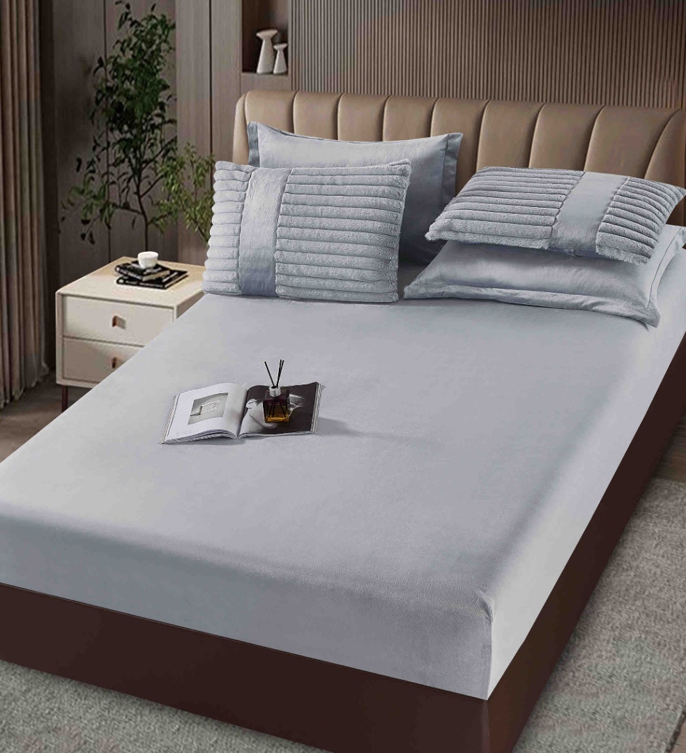 Poze Lenjerie de pat cu Pilota Inclusa, Jojo Home, Cearceaf cu Elastic, 6 Piese, Blana de Iepure Artificiala, Gri deschis cumparamisim.ro