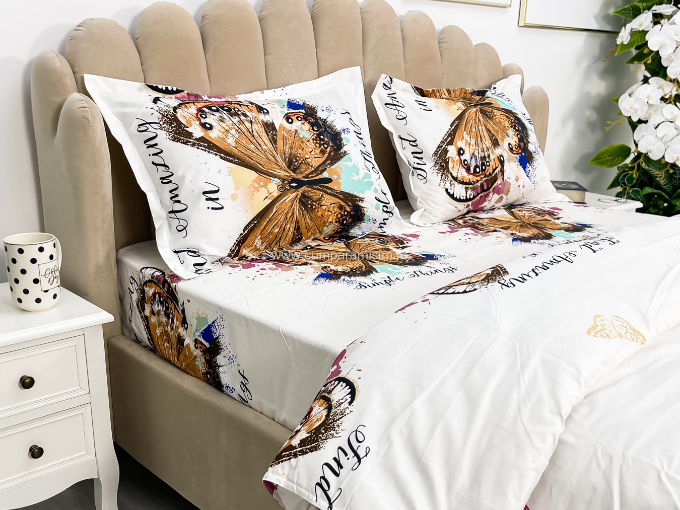 Poze (OFERTA 3 la 199 Lei) Lenjerie pat dublu, 4 piese, IMPRIMEU 3D Multiplicat, Microfibra, Auriu, fluturi cumparamisim.ro