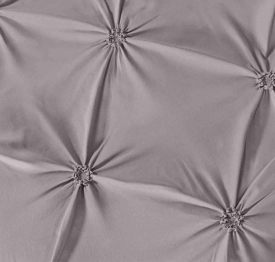 Poze Lenjerie de Pat Premium, JOJO HOME,  Finet cu Pliuri Brodate, 6 Piese, Nesifonabila si Durabila, Gri deschis cumparamisim.ro