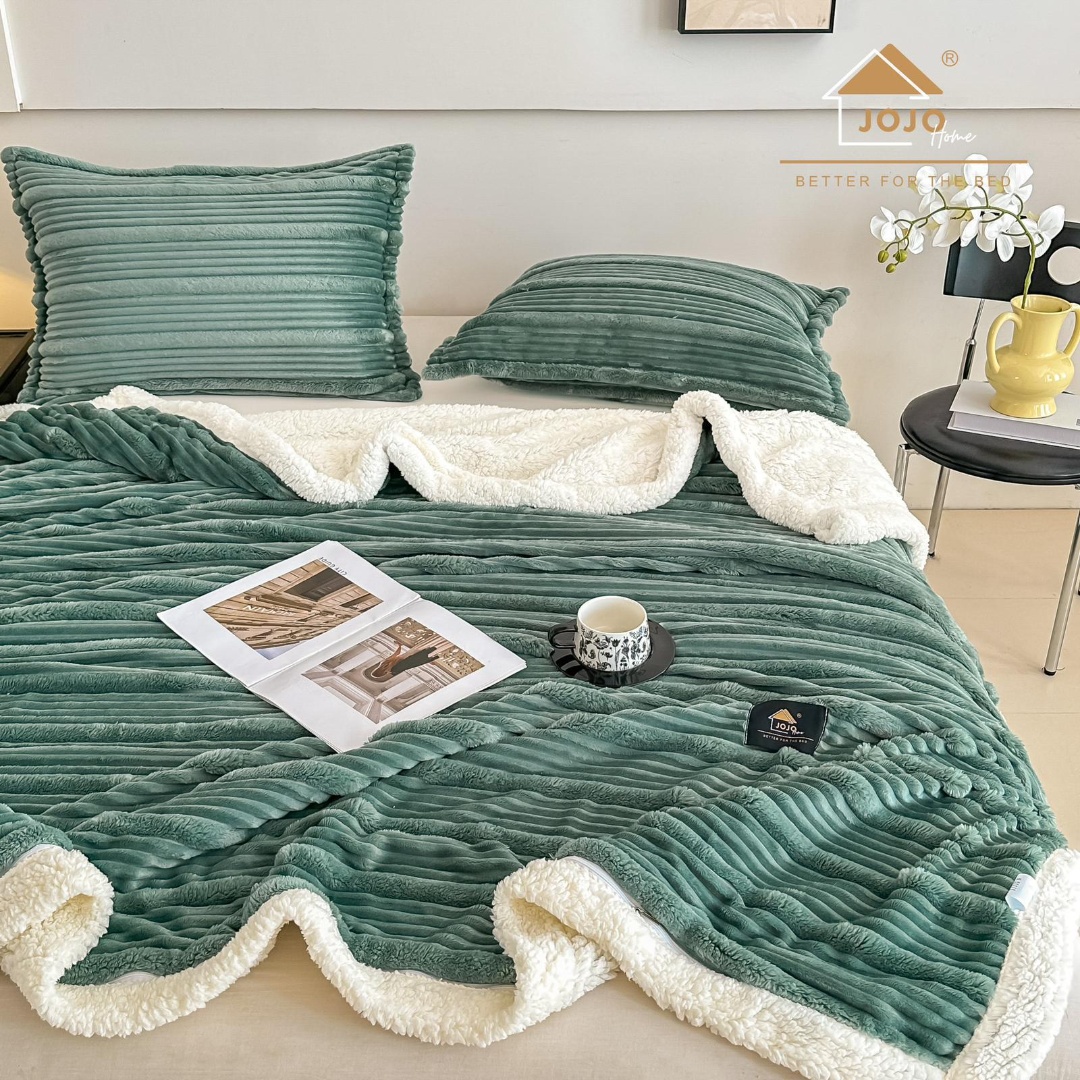 Patura CoCoLiNo cu blanita Sherpa, 200x230cm, cu Fermoar, cu 2 fete de perna 50x70cm, Jojo Home, Dungi, Verde deschis - imagine 2