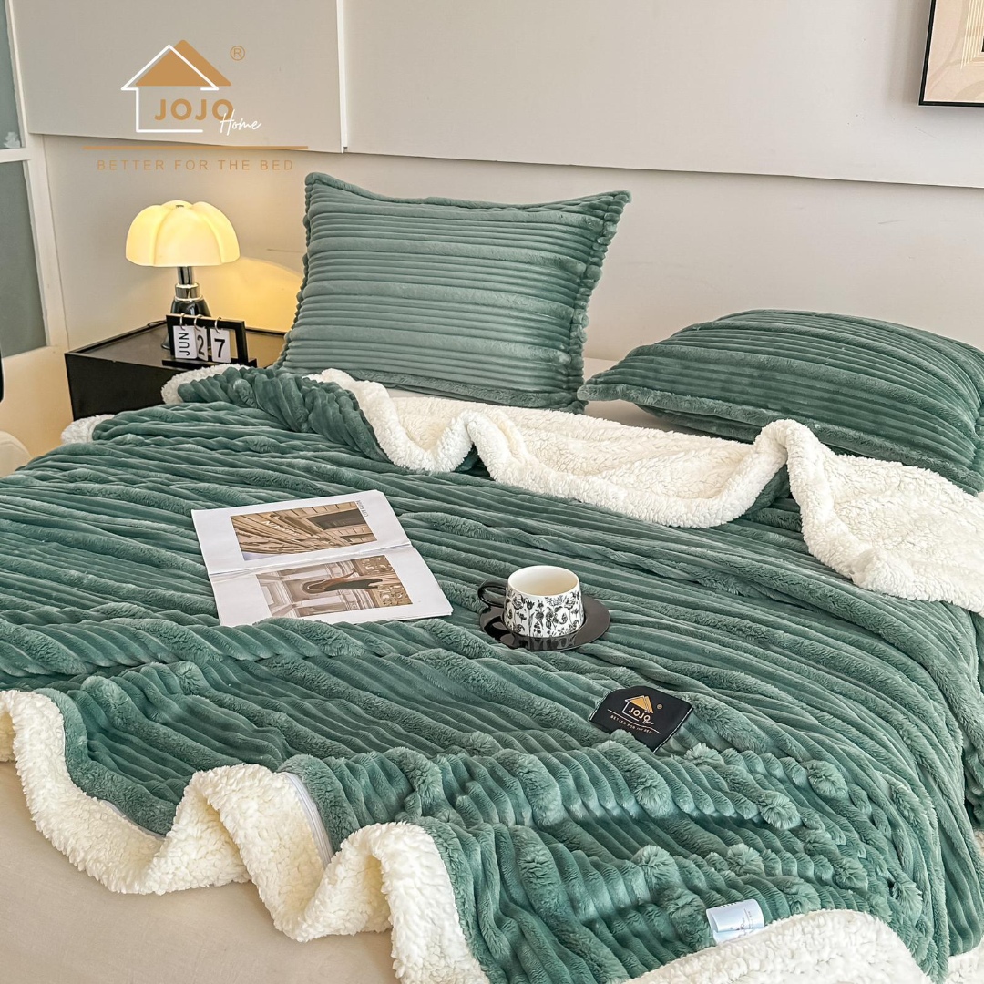 Patura CoCoLiNo cu blanita Sherpa, 200x230cm, cu Fermoar, cu 2 fete de perna 50x70cm, Jojo Home, Dungi, Verde deschis - imagine 3