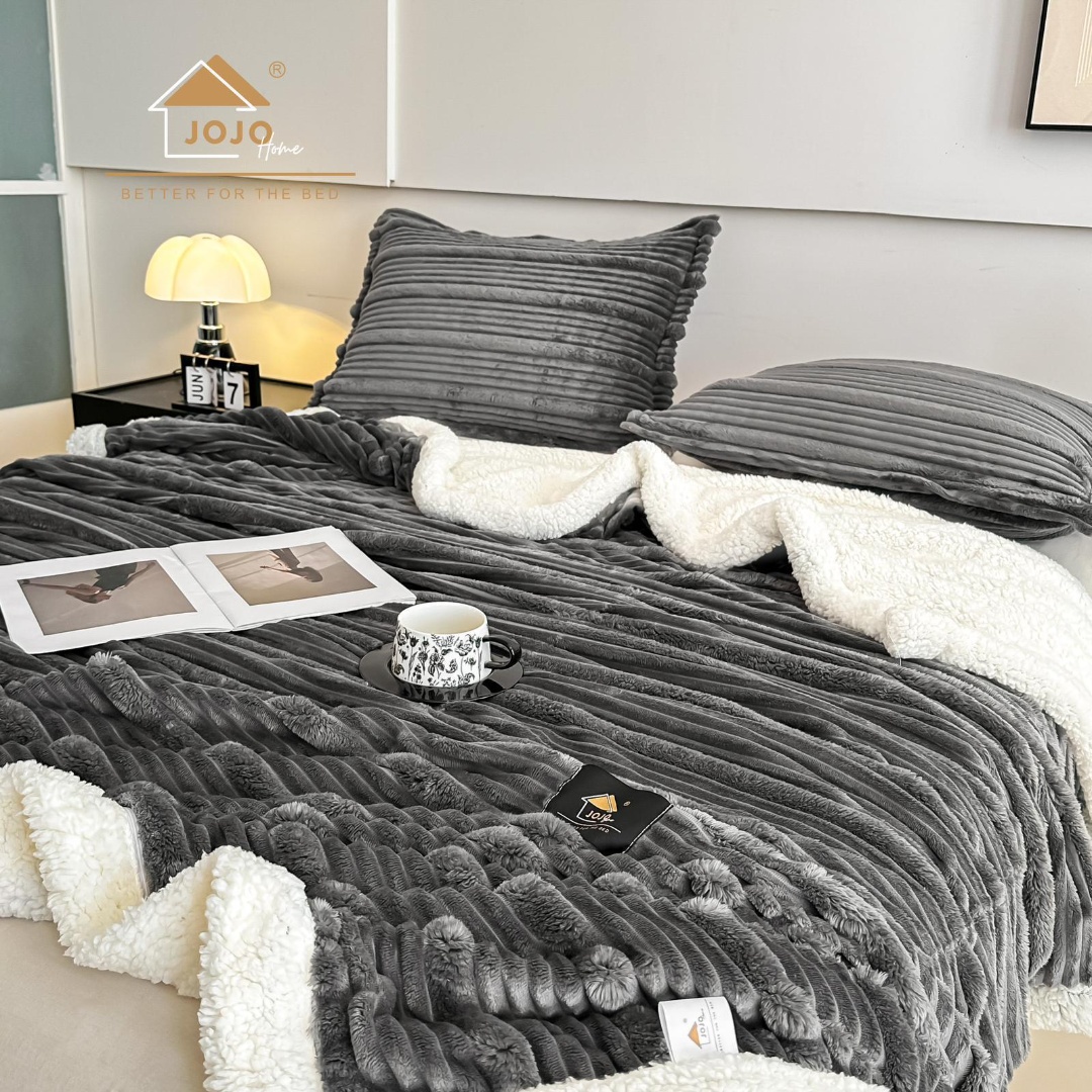 Patura CoCoLiNo cu blanita Sherpa, 200x230cm, cu Fermoar, cu 2 fete de perna 50x70cm, Jojo Home, Dungi, Gri inchis - imagine 3