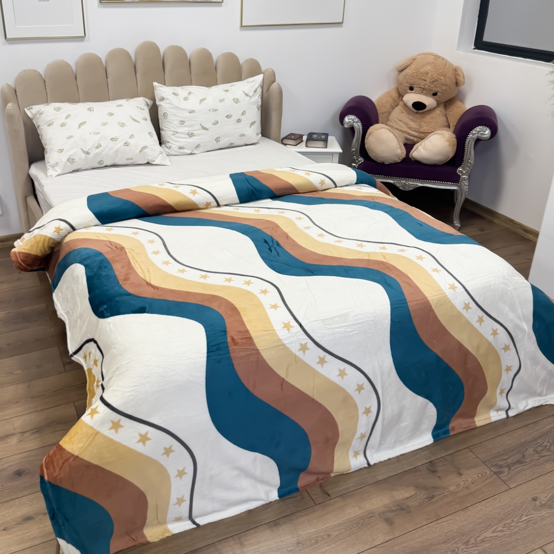 Patura Pufoasa CoCoLiNo (Fleece), 200x230cm, 240gr/mp, Crem, Verde, Bej, Maro, Dungi, Stelute - Rasfatul Perfect pentru Serile Racoroase - imagine 2