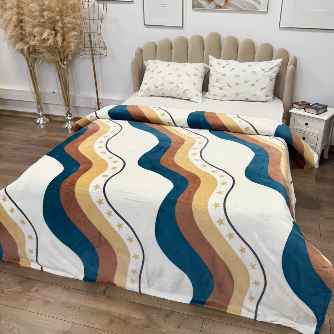 Patura Pufoasa CoCoLiNo (Fleece), 200x230cm, 240gr/mp, Crem, Verde, Bej, Maro, Dungi, Stelute - Rasfatul Perfect pentru Serile Racoroase - imagine 3