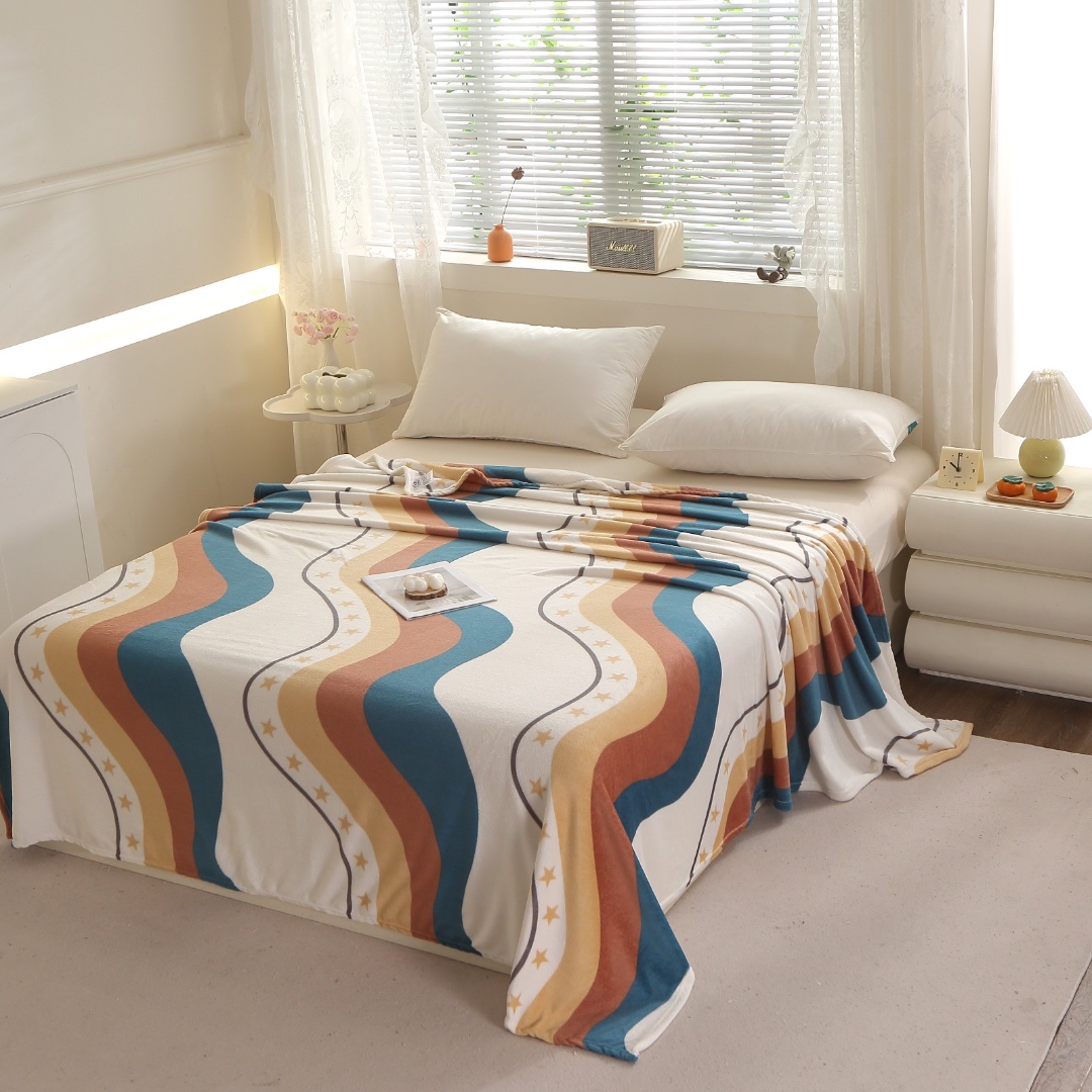 Patura Pufoasa CoCoLiNo (Fleece), 200x230cm, 240gr/mp, Crem, Verde, Bej, Maro, Dungi, Stelute - Rasfatul Perfect pentru Serile Racoroase - imagine 5