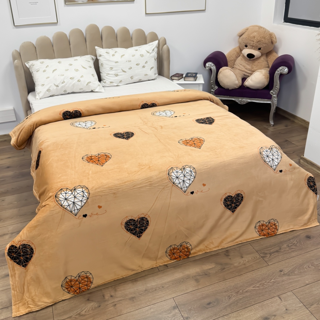 Patura Pufoasa CoCoLiNo (Fleece), 200x230cm, 240gr/mp, Bej, Inimioare - Rasfatul Perfect pentru Serile Racoroase - view 2