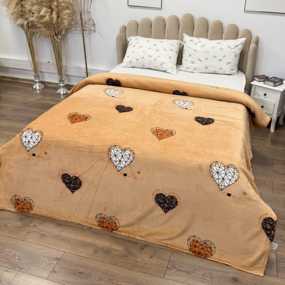 Patura Pufoasa CoCoLiNo (Fleece), 200x230cm, 240gr/mp, Bej, Inimioare - Rasfatul Perfect pentru Serile Racoroase - view 3