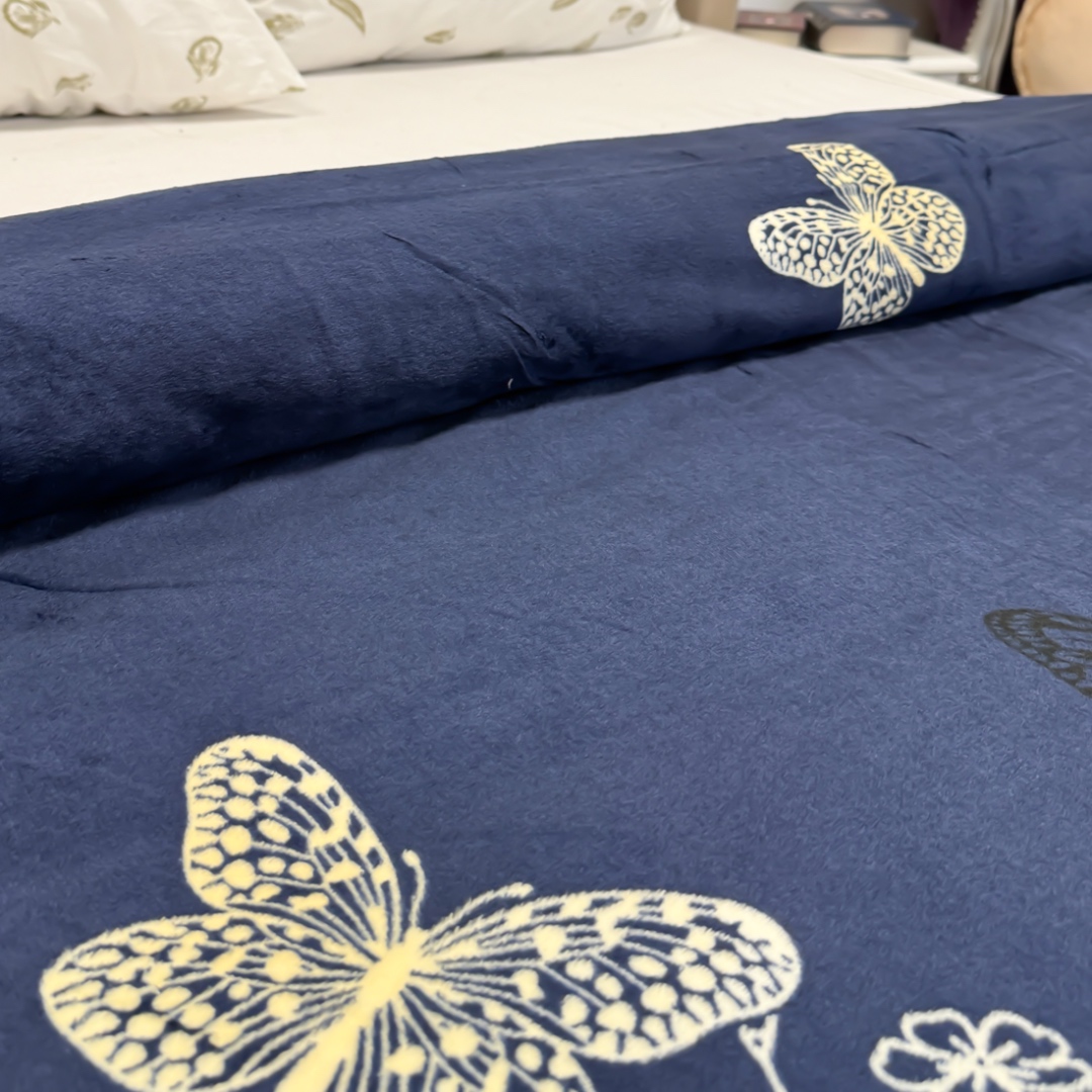 Patura Super Soft Cocolino, 200x230 cm – Rasfat absolut in zilele reci, Bleumarin, fluturi - view 3
