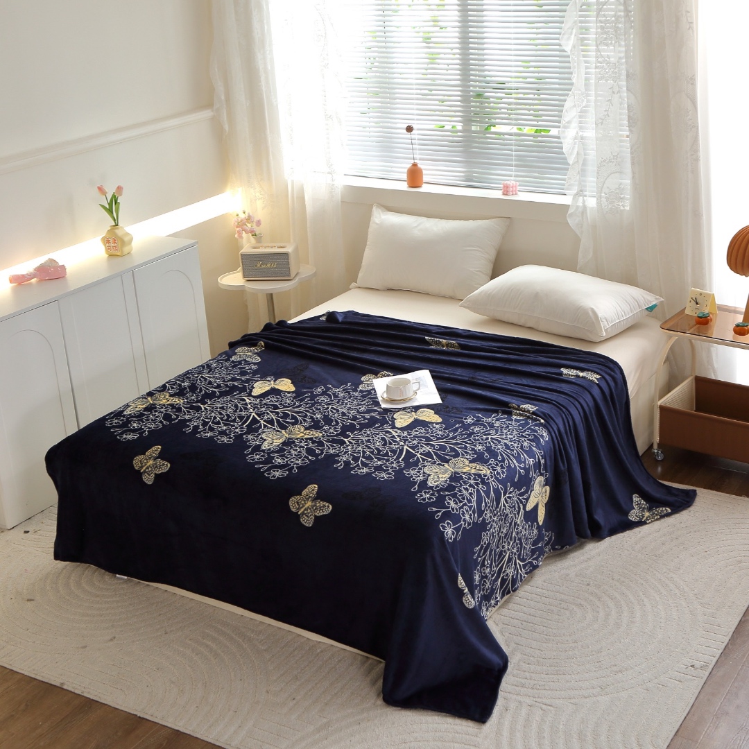 Patura Super Soft Cocolino, 200x230 cm – Rasfat absolut in zilele reci, Bleumarin, fluturi - view 4